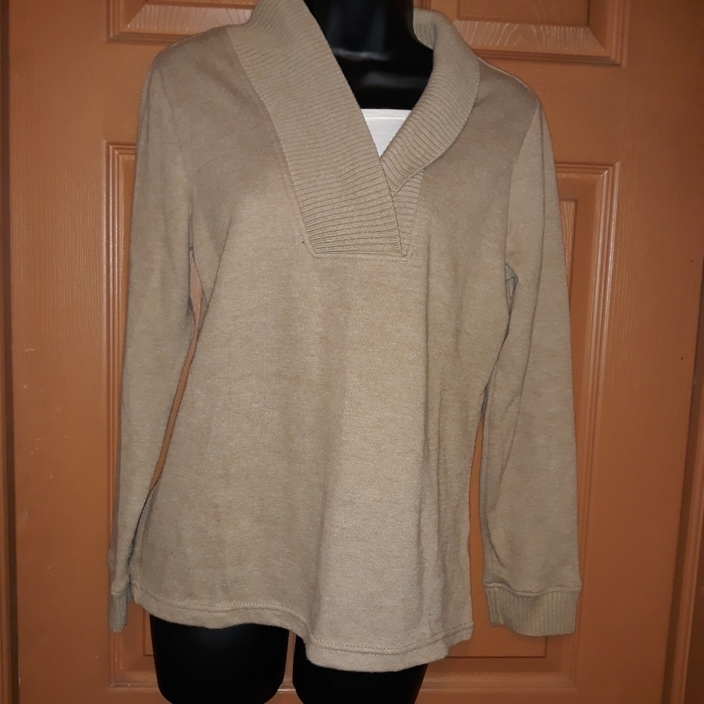 Studio Works Pullover Size Small